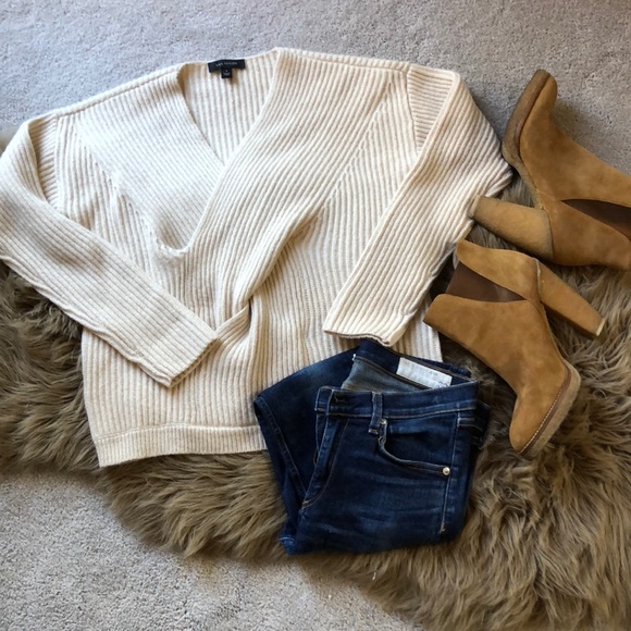 Ann Taylor Sweaters - Ivory Ann Taylor Infinity Wool Blend Sweater SZ M